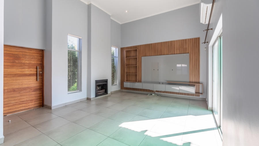 To Let 4 Bedroom Property for Rent in Parklands North Western Cape